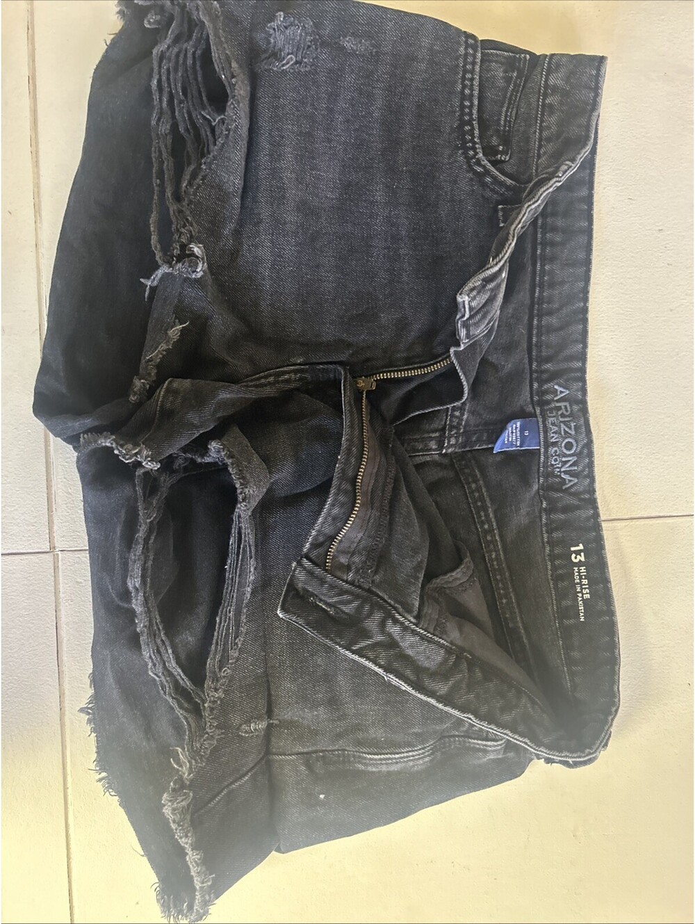 Black Arizona Women’s High Rise Shorts Size 13 Distressed